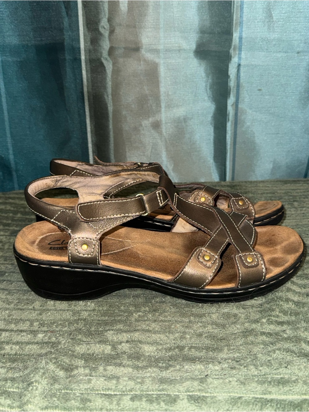Clarks Women’s Brown Leather Cross-Strap Comfort Sandals